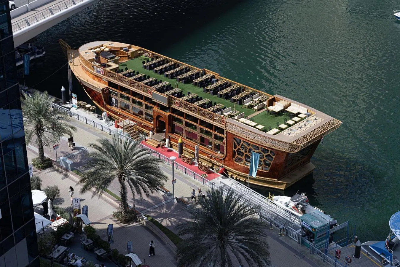 Waterfront Studio, Perfectly Located In Dubai Marina Apartment