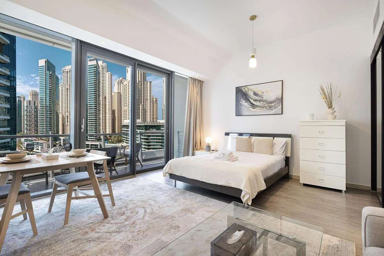 Waterfront Studio, Perfectly Located In Dubai Marina Apartment