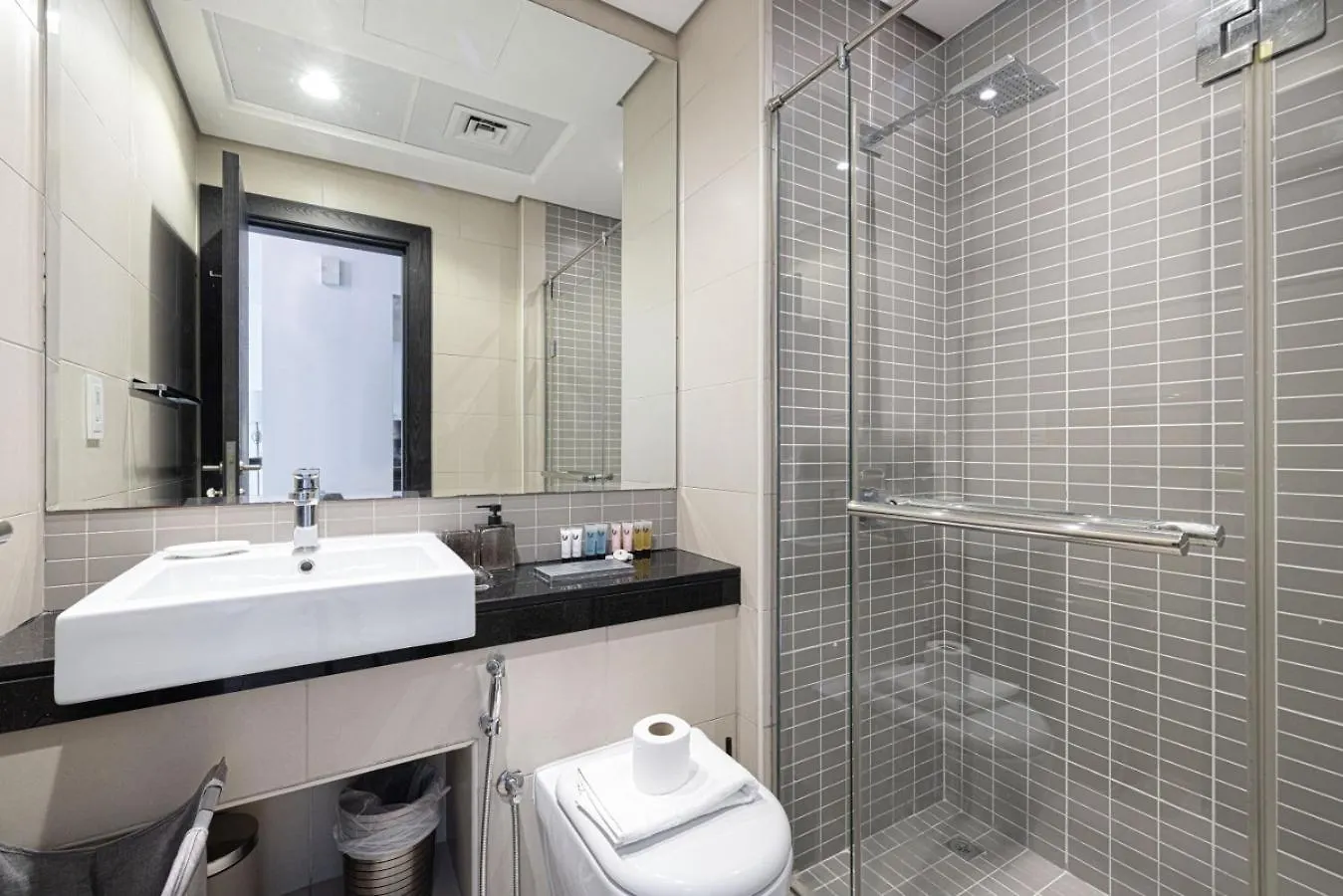 Waterfront Studio, Perfectly Located In Dubai Marina