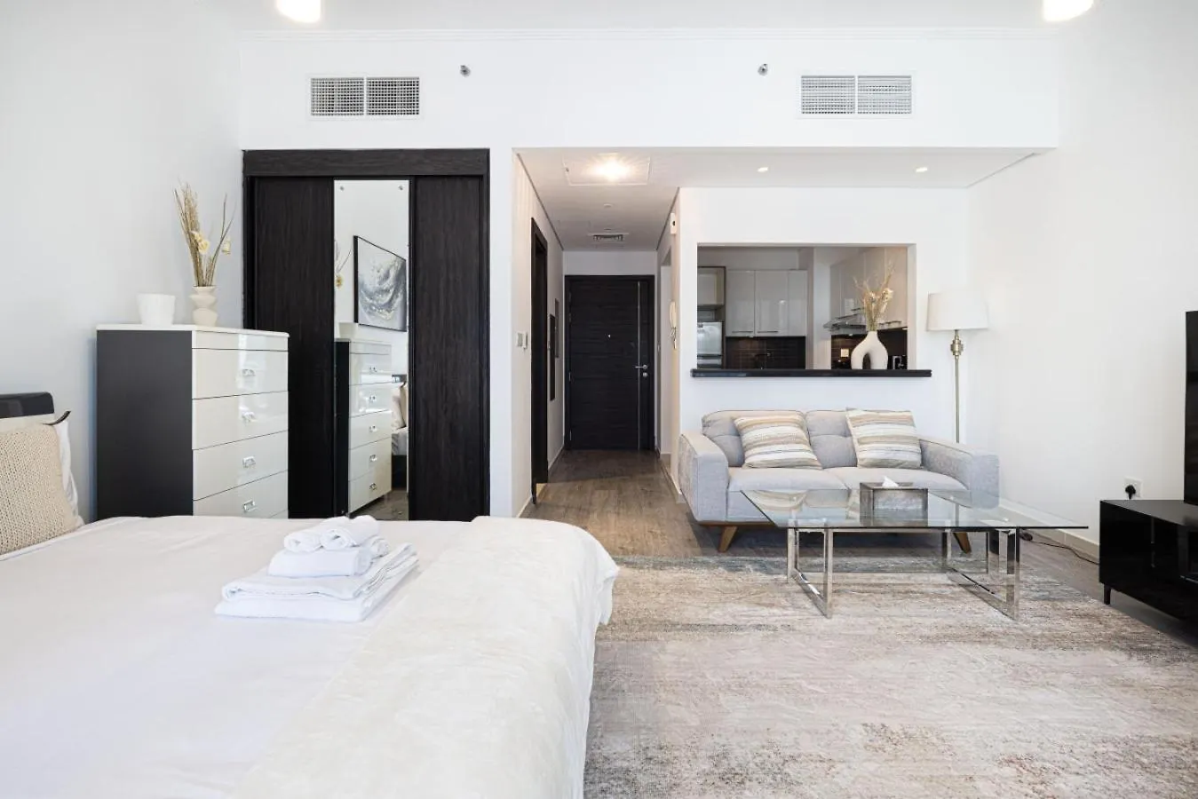 Waterfront Studio, Perfectly Located In Dubai Marina