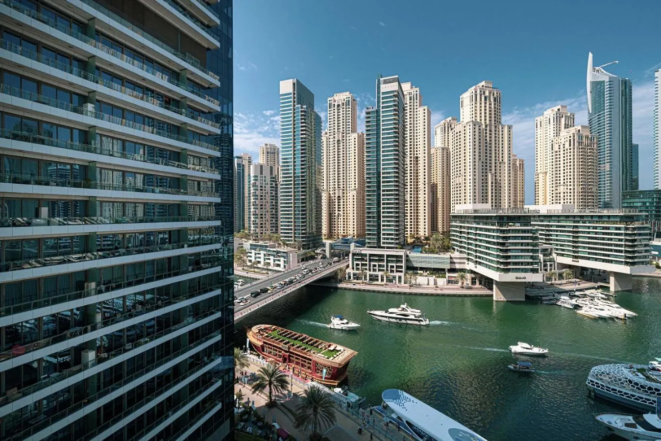 Waterfront Studio, Perfectly Located In Dubai Marina Apartment
