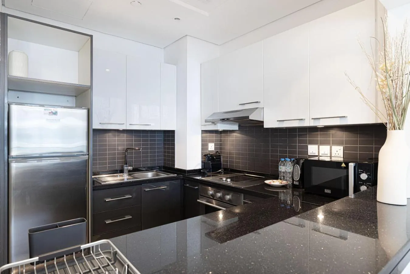 Waterfront Studio, Perfectly Located In Dubai Marina Apartment